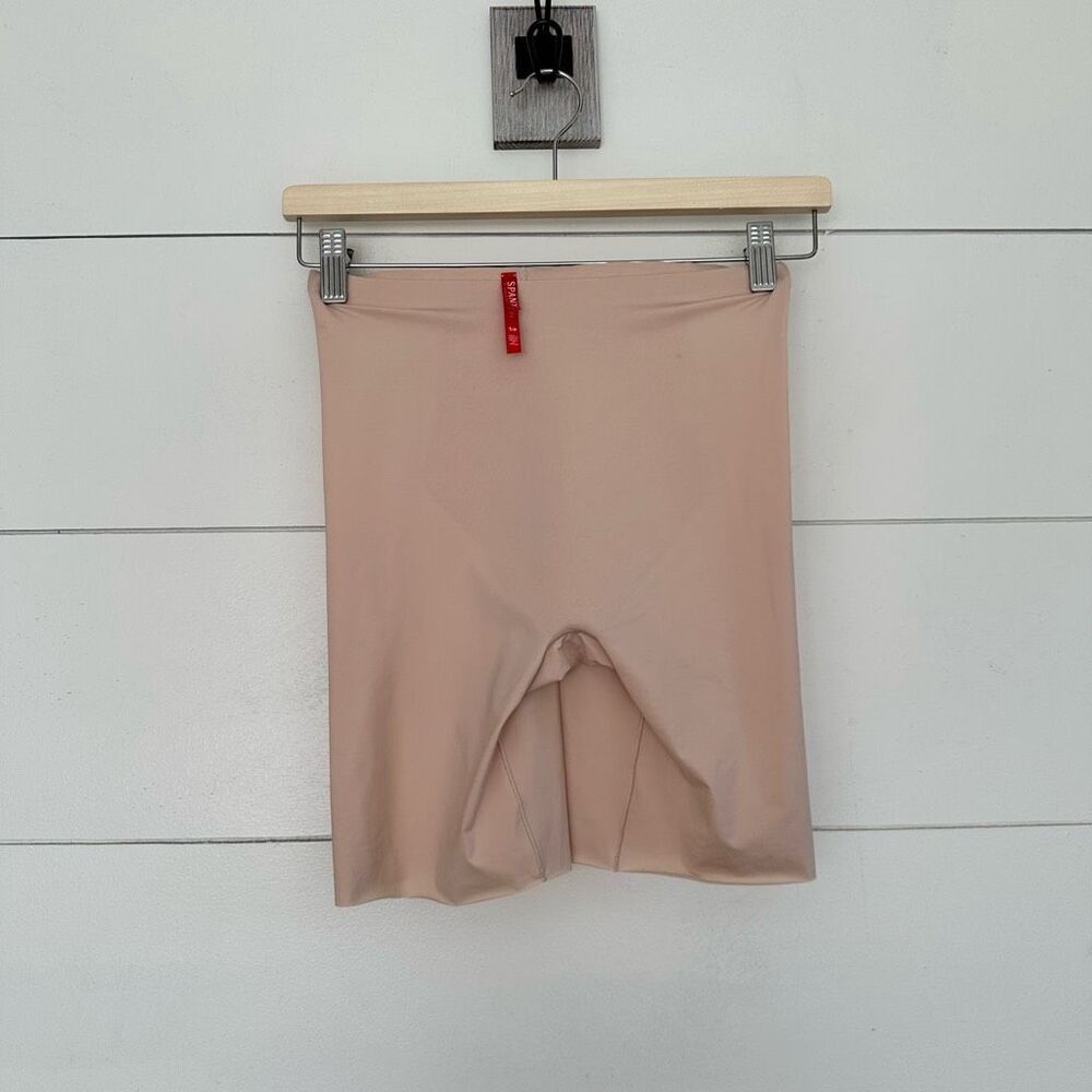 Spanx Women’s Small Nude Thinstincts Mid Thigh Shapewear Shorts